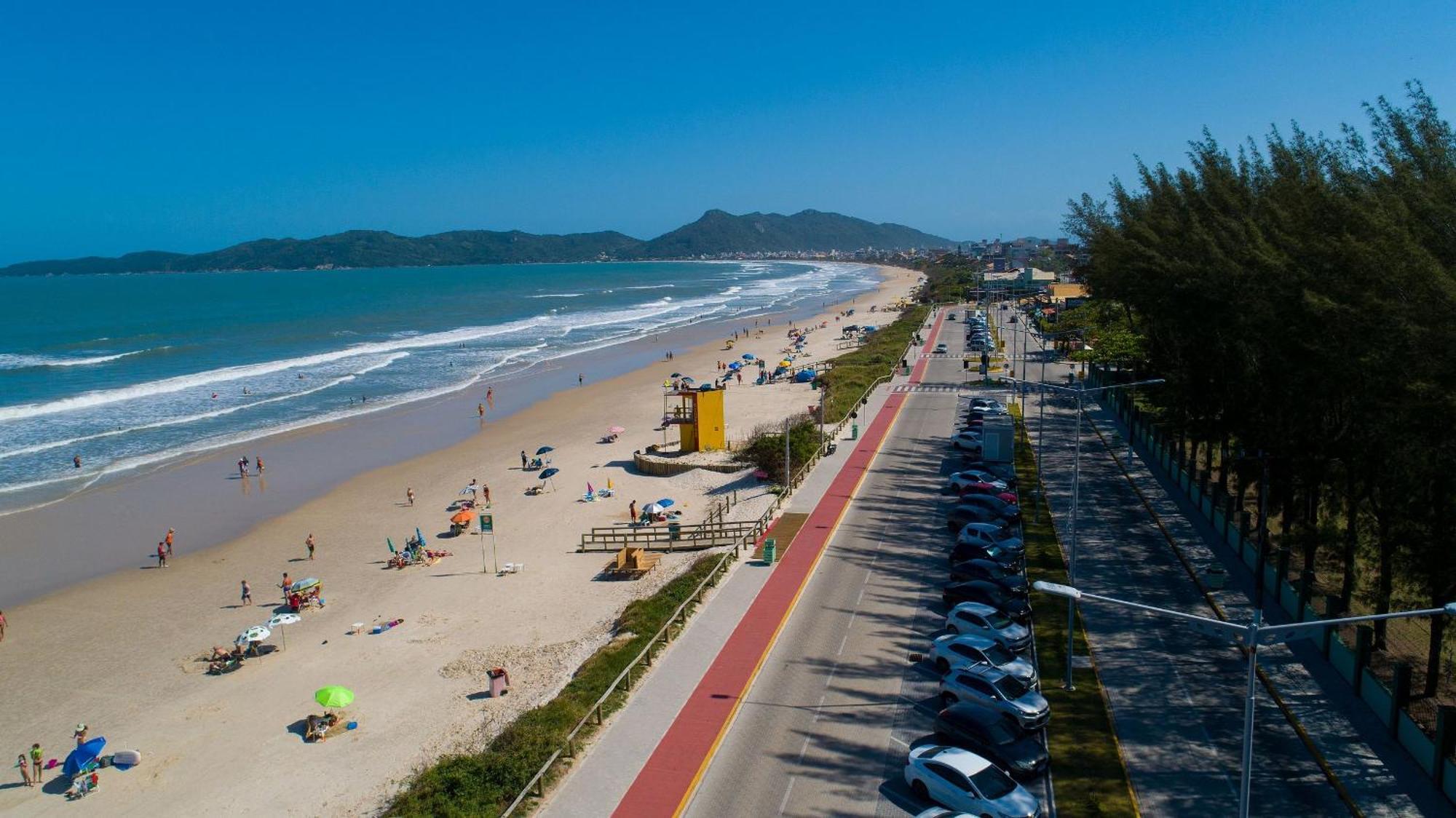 Apto Praia De Mariscal E Canto Grande Bombinhas Sc - Canela Flats 02 Apartment Exterior photo